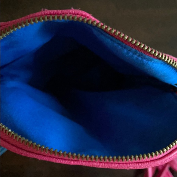 UO Pink and Blue faux-leather crossbody bag - Picture 5 of 9